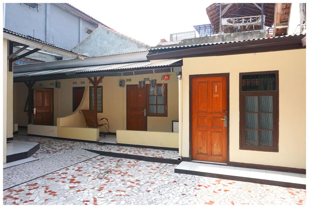Budi House & Food Station Bandung Exterior photo